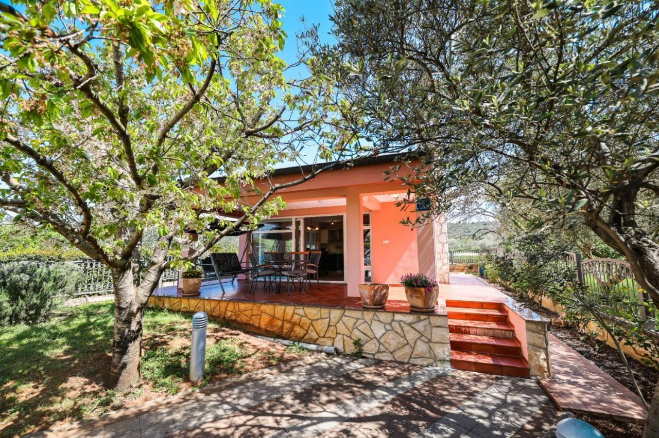 Holiday Home Cvita ซูโกชัน ภายนอก รูปภาพ