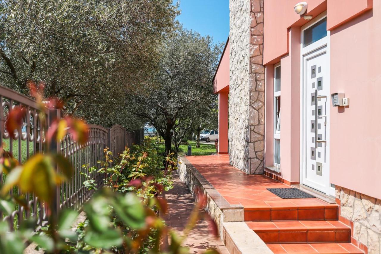 Holiday Home Cvita ซูโกชัน ภายนอก รูปภาพ