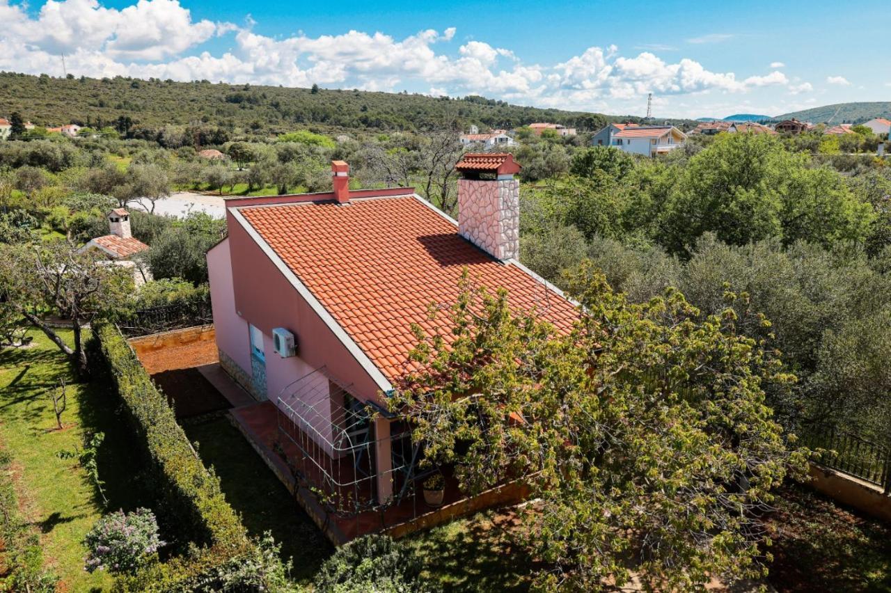 Holiday Home Cvita ซูโกชัน ภายนอก รูปภาพ