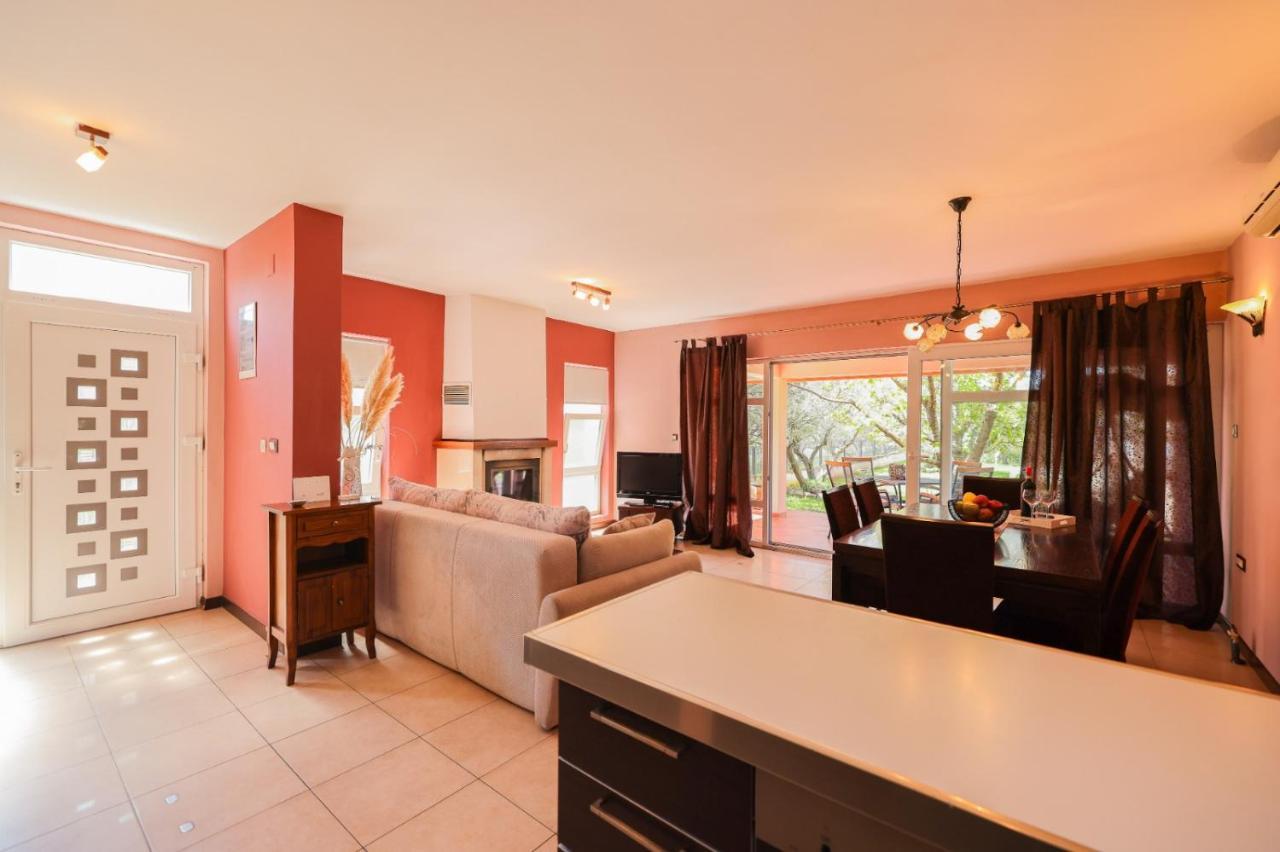 Holiday Home Cvita ซูโกชัน ภายนอก รูปภาพ